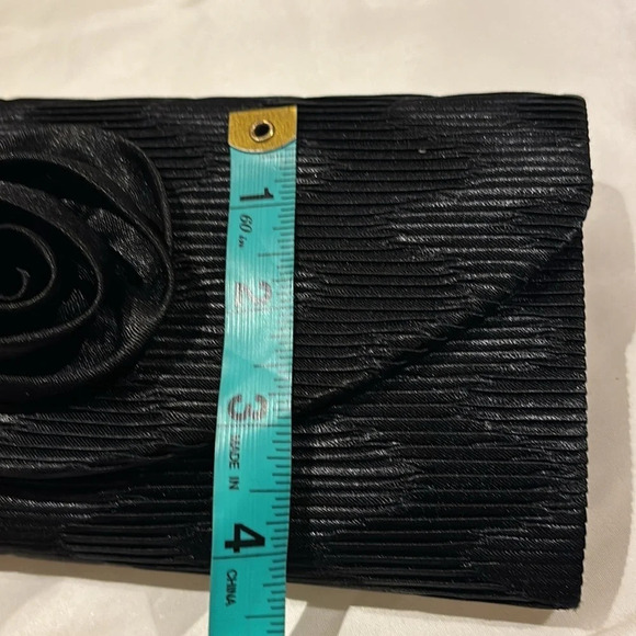 Vintage style satin pleated flower detail black evening clutch bag. - Picture 5 of 15
